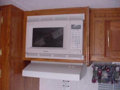 Living Quarters Trailer 14