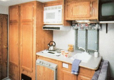 Living Quarters Trailer 18