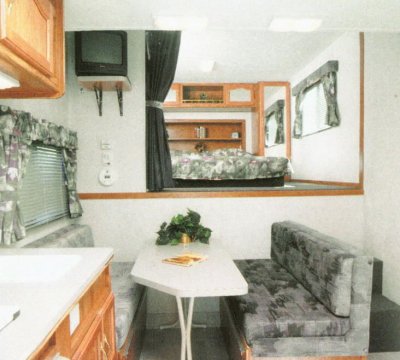 Living Quarters Trailer 20